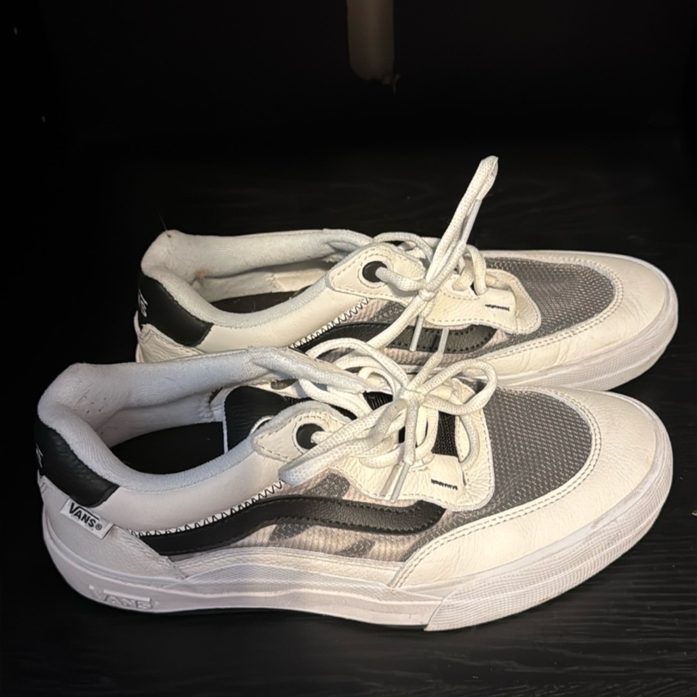 Men’s 9.5 
Vans Pop Cush